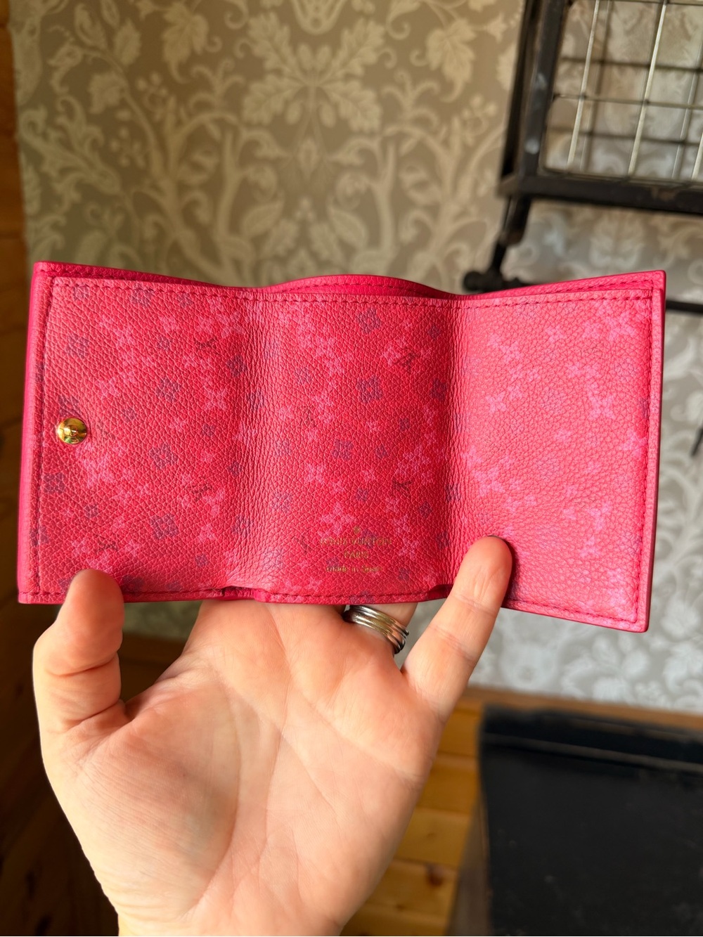 Louis Vuitton Lockmini Wallet Limited Pink Leather Floral Interior w/ Dustbag - Picture 14 of 17